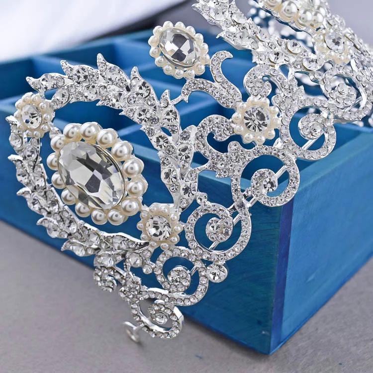 Bride Queen Luxury Rhinestone Wedding Dress Wedding Dress Wedding Accessories