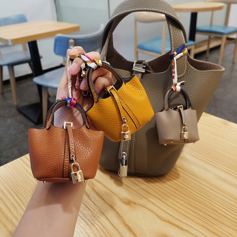 Ea116 Picotin Wholesale for Brand Fashion Mirror Cute Car Keychain Lipstick Bags Pendant Designer Luxury Rodeo Leather Bag Charm